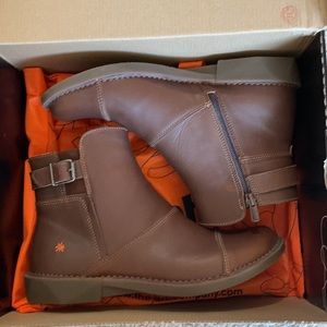 Art Company Brown Bergen Grass Zip-Up Boots, Size 41, New in Box